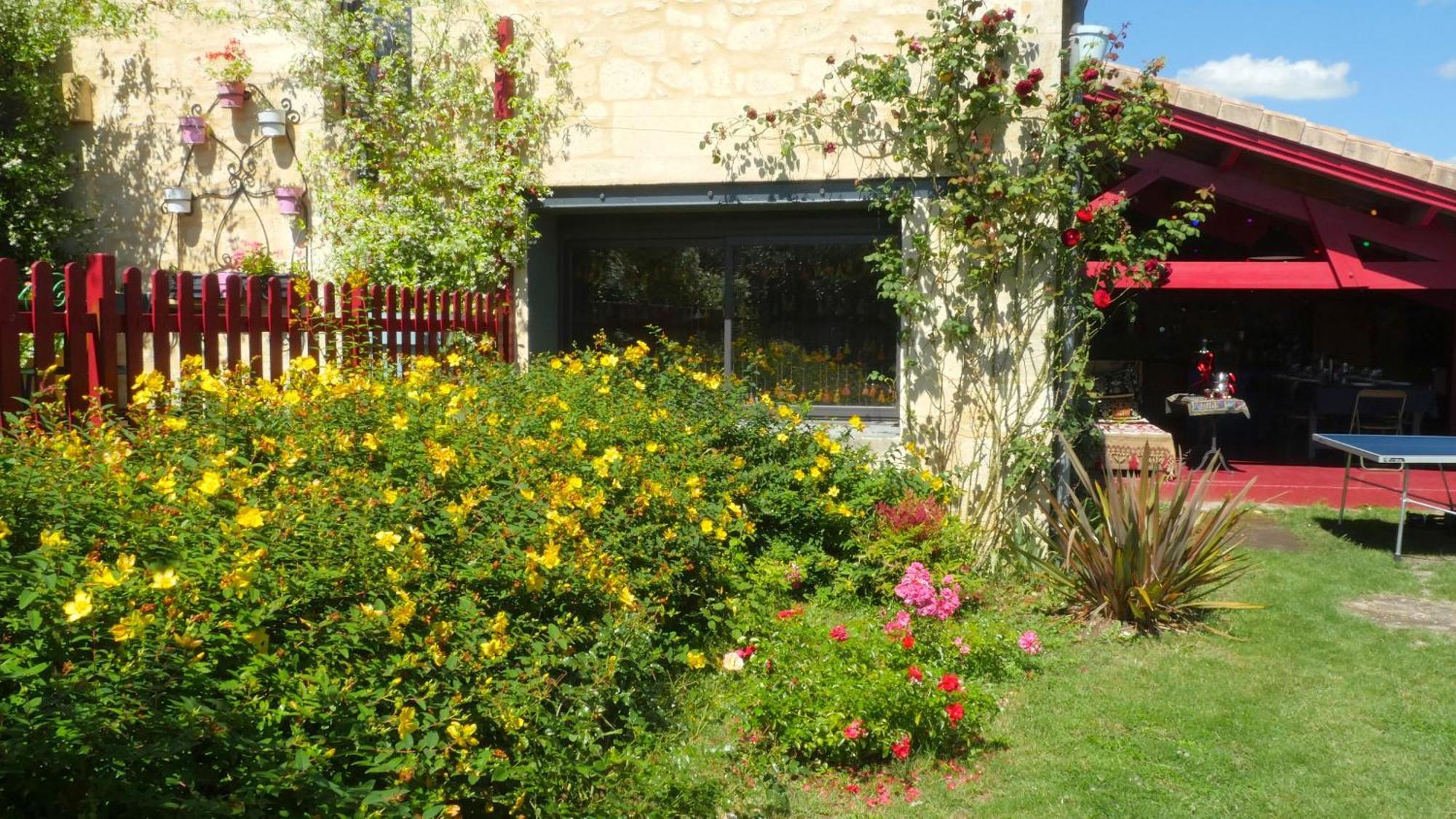 Les Jardins D'Ispahan Prignac-et-Marcamps Экстерьер фото